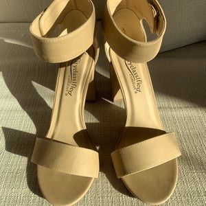 Like new nude heels